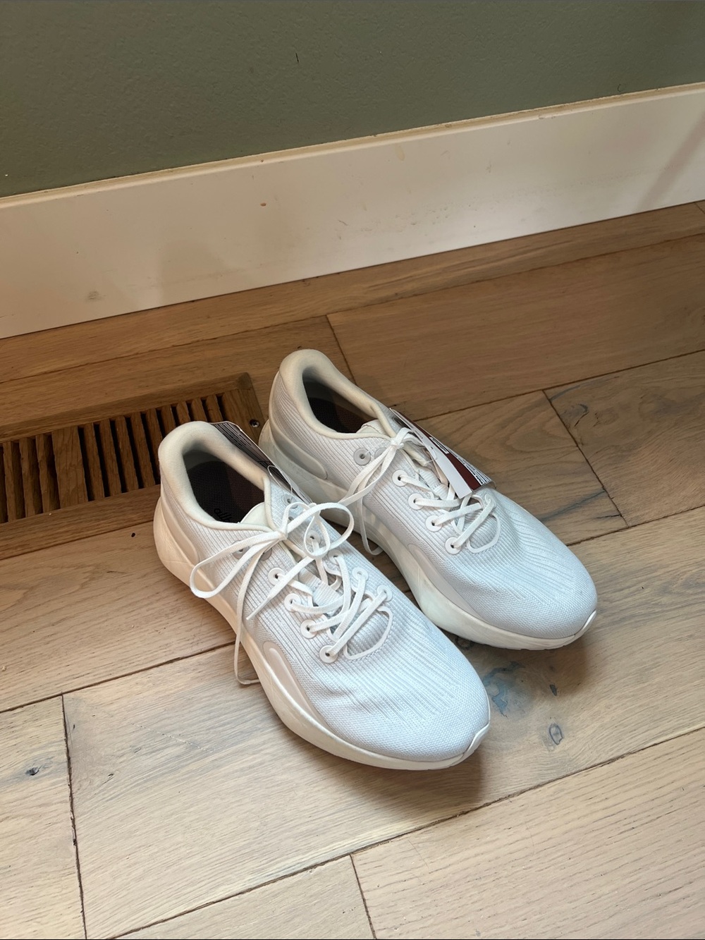 allbirds Men's White Athletic tree glider sneakers 9M
